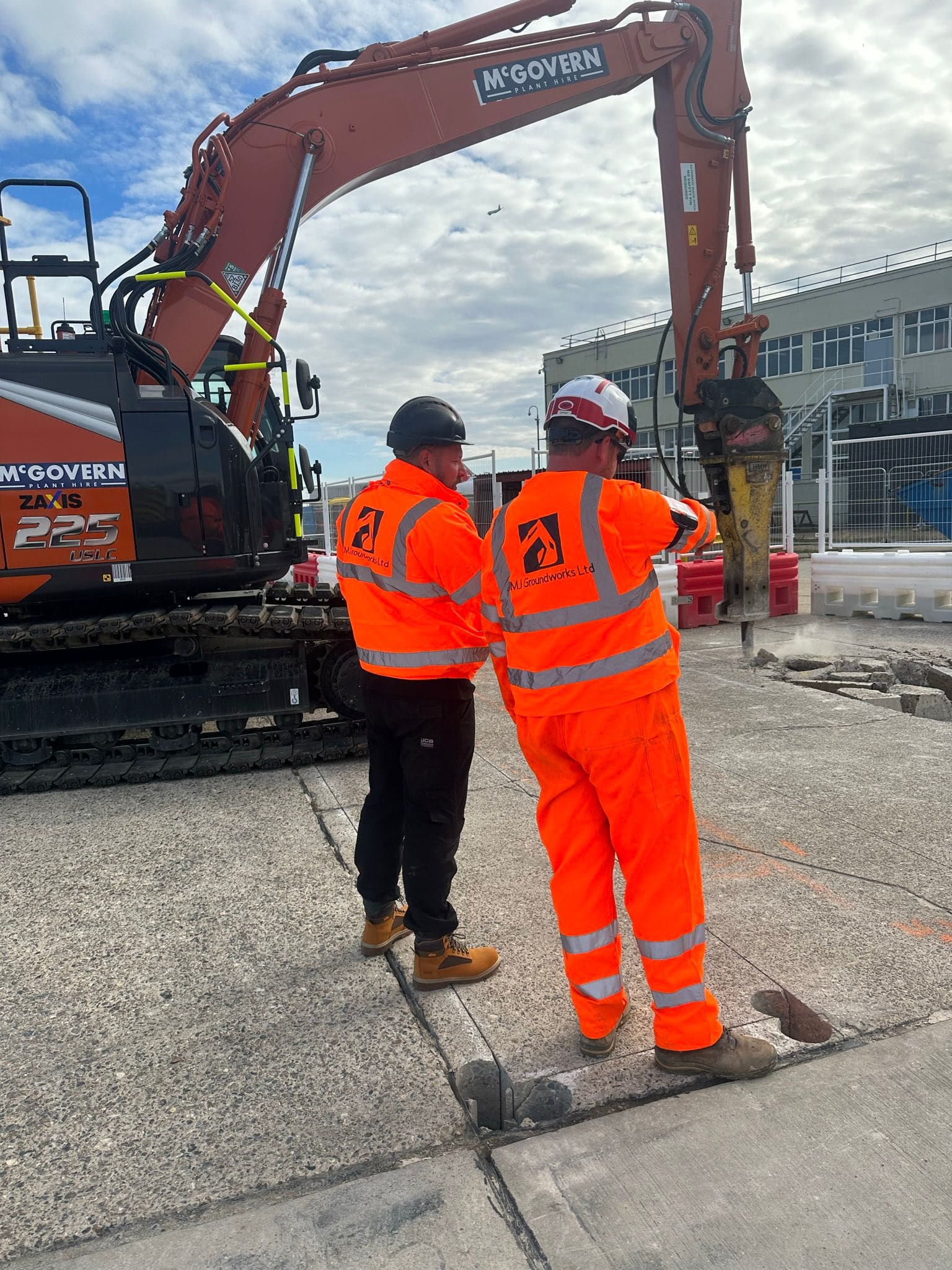 digger and groundworks in jmj groundworks jacket