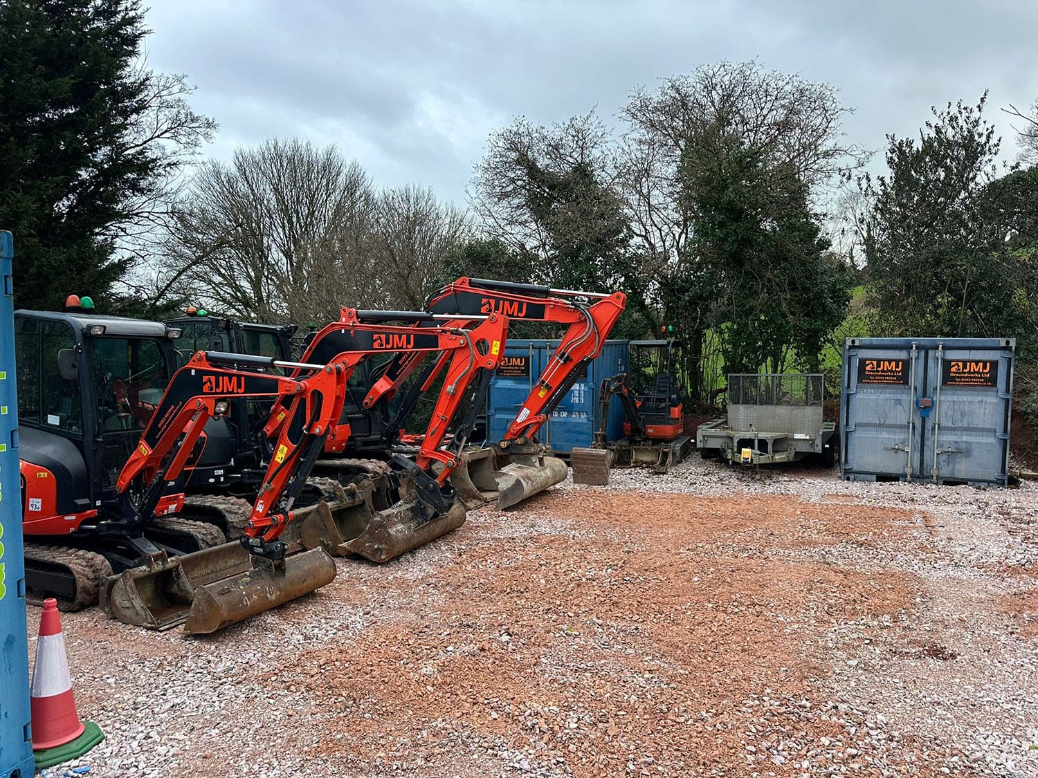 diggers in devon for hire